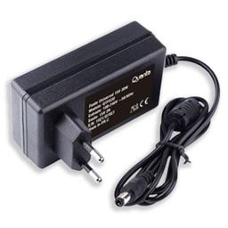 FUENTE UNIVERSAL QUANTA QTFU30 15V-30W